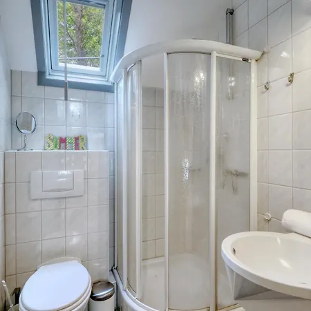 21 Mit Seeblick Und Garten Bis 6 Personen