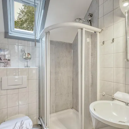 21 Mit Seeblick Und Garten Bis 6 Personen *